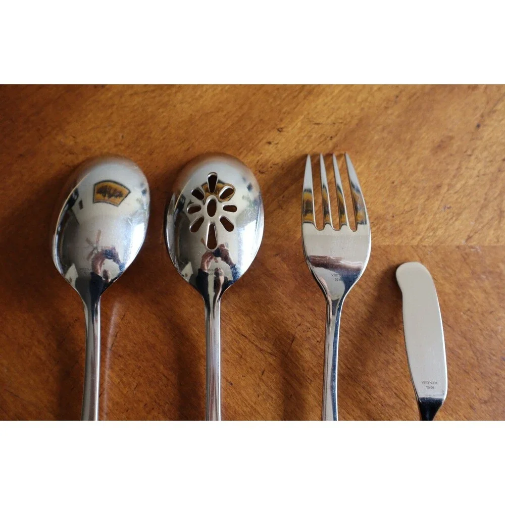 Lot Of 4 Oneida ICARUS Stainless Glossy Serving Utensil Spoons Made in Vietnam